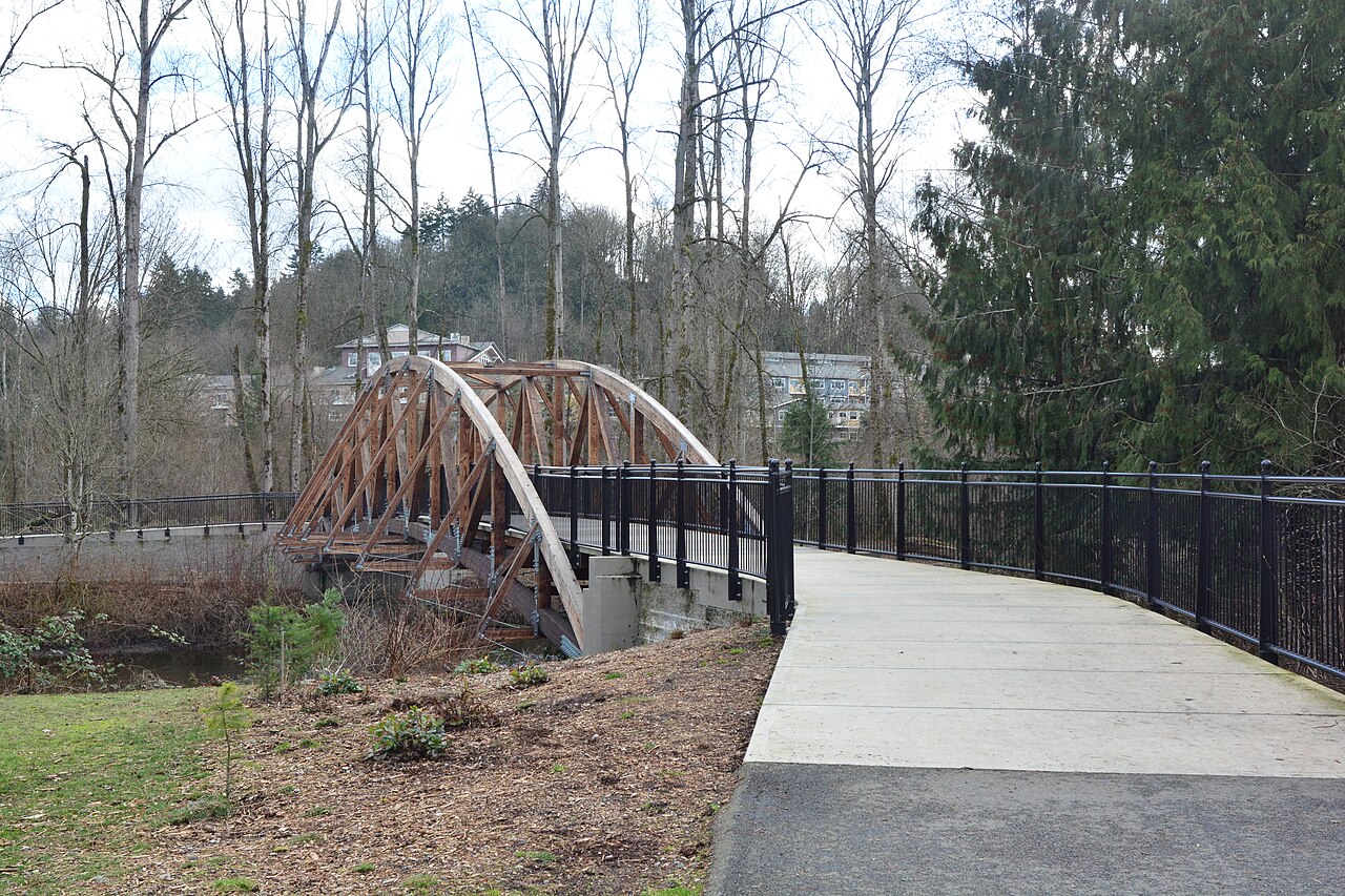 The pedestrian bridge over the Sammamish River at Bothell Landing