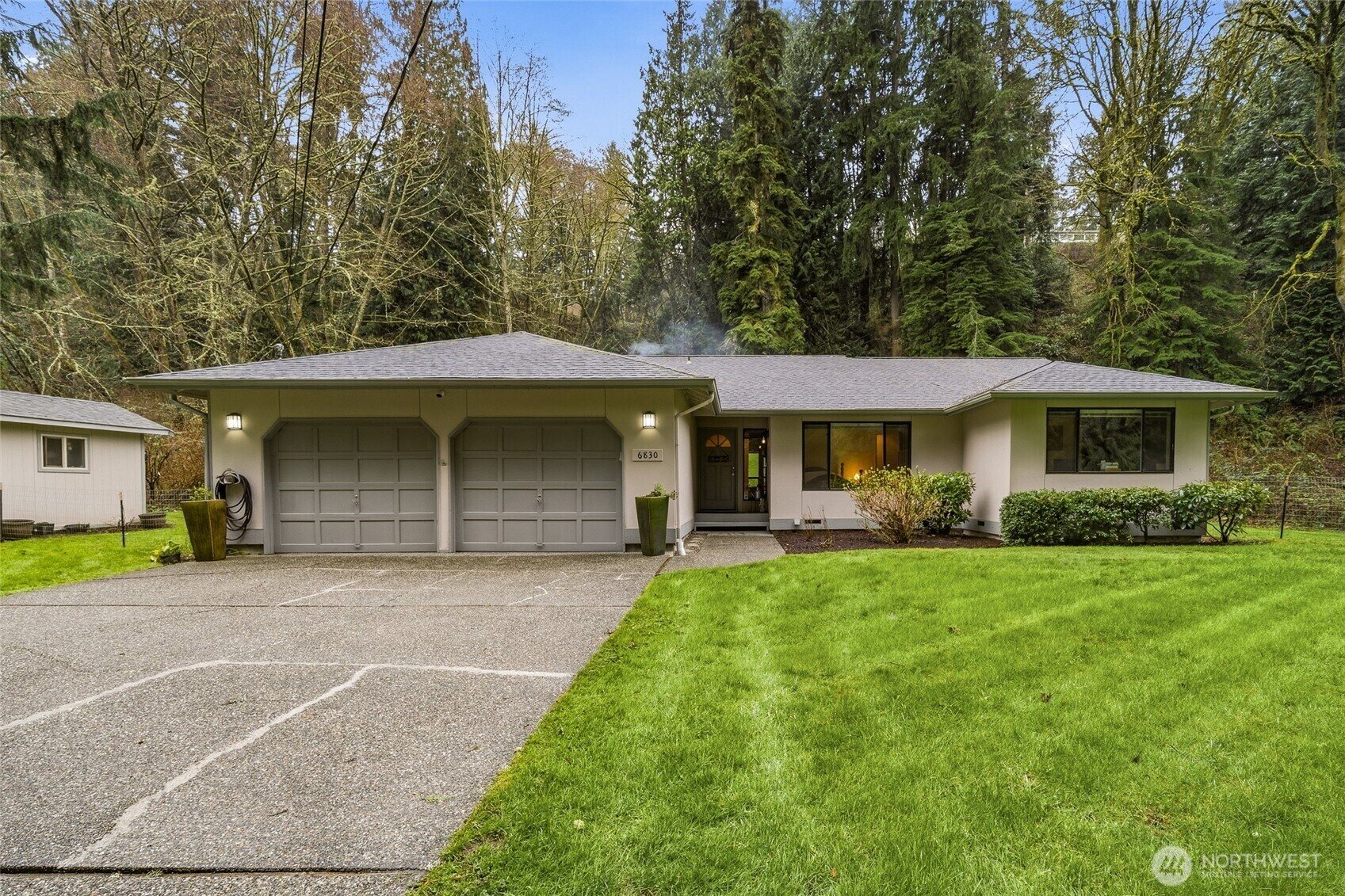 Single-level home on a private wooded property in Edmonds